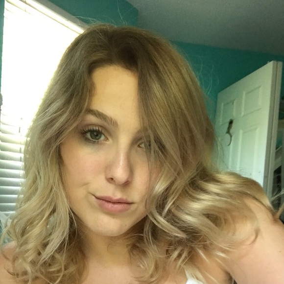 Meet your Posher, Madi - Picture 1 of 1